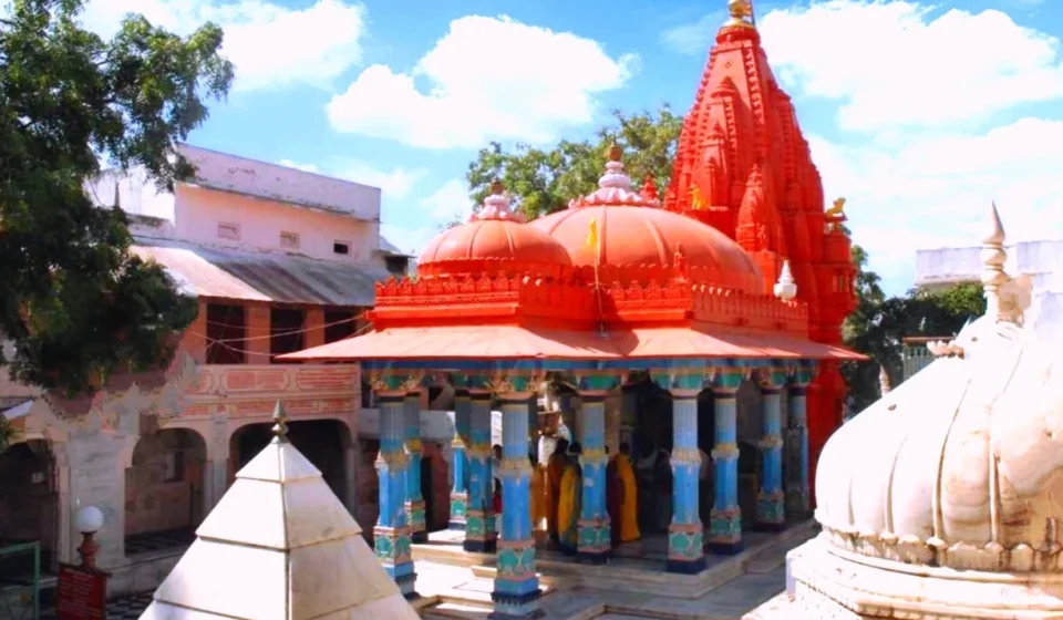 pushkar brahma temple timings
