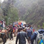 Pilgrims on the Kedarnath trek route